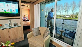 1548638292.126_c637_Viking River Cruises - Freya - Accommodation - Veranda Suite - Photo 4.jpg